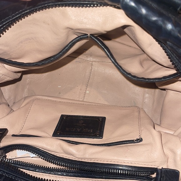 AUTHENTIC PRADA Tote with adjustable crossbody strap. - Picture 11 of 15